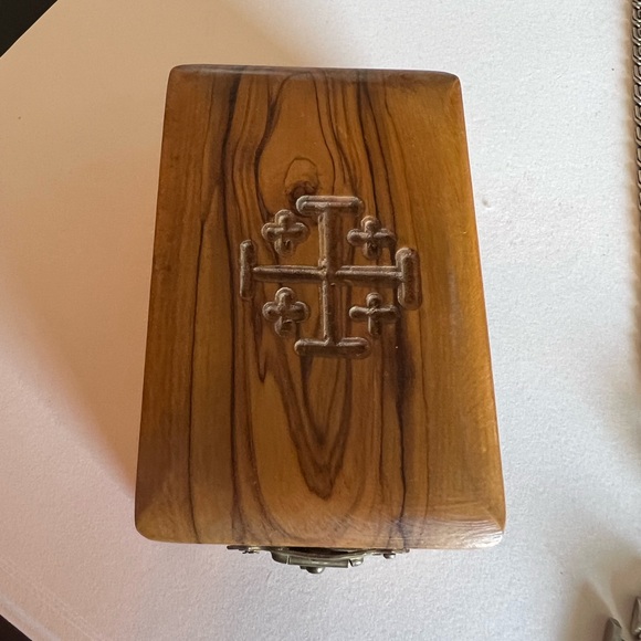 Vintage Jerusalem Necklace and Box 100 percent Sterling Silver - Picture 4 of 5